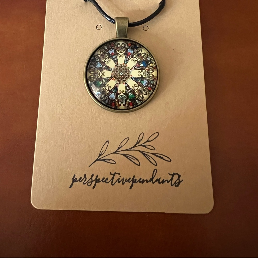 Mosaic Mandala Cabochon Pendant Necklace 🍁
